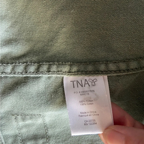 TNA Aritzia  Military utility button up patch cotton shirt Sz XS - Picture 8 of 11